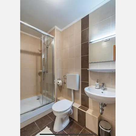 Sinus Premium Vizpart Studioapartman Aparthotel